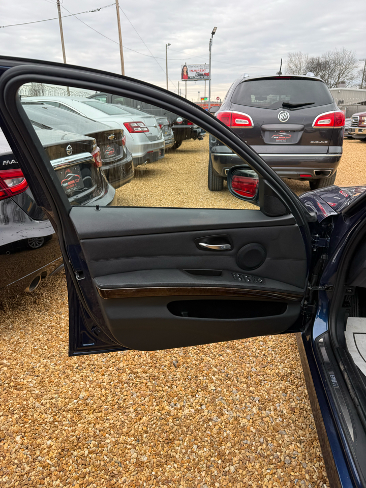 BMW 3-Series 328i SA 2011