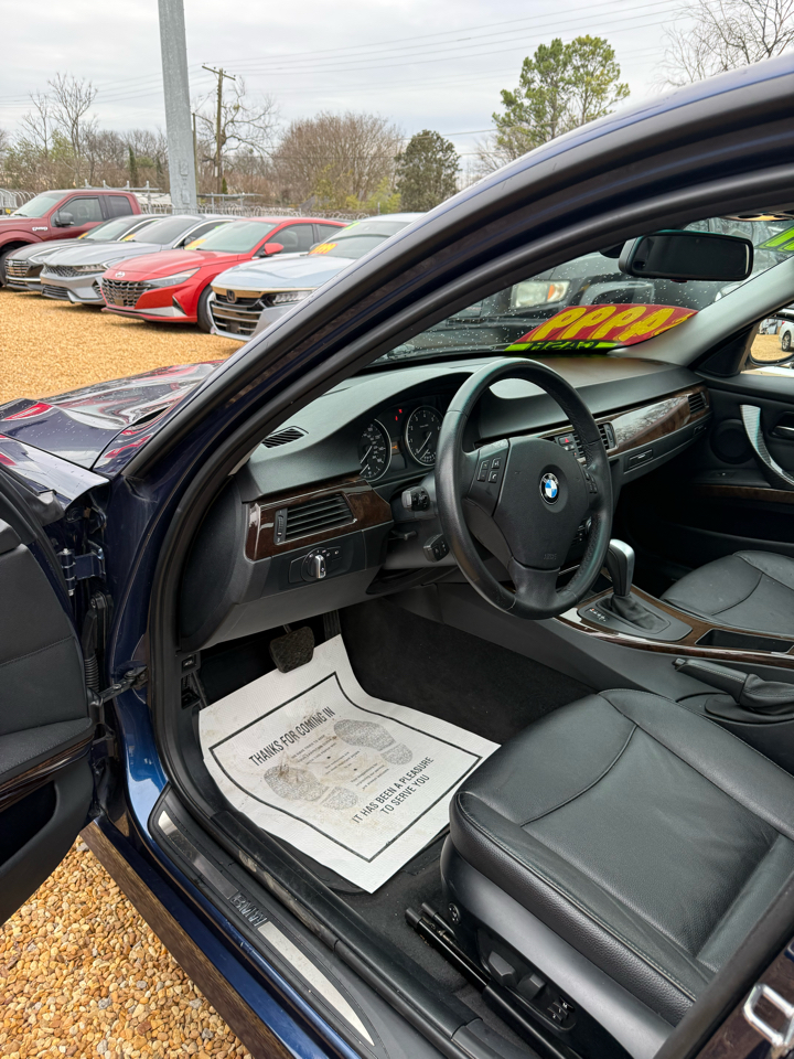 BMW 3-Series 328i SA 2011