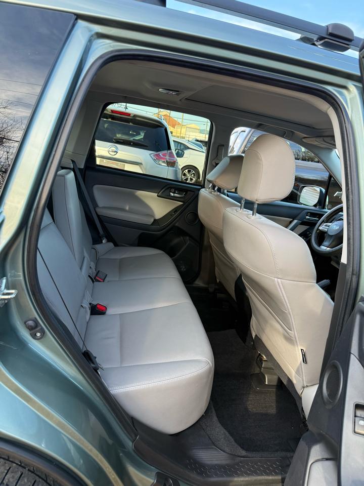 Subaru Forester 2.5i Touring 2014