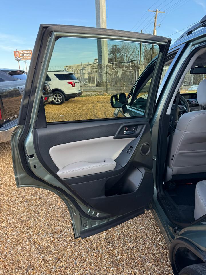 Subaru Forester 2.5i Touring 2014