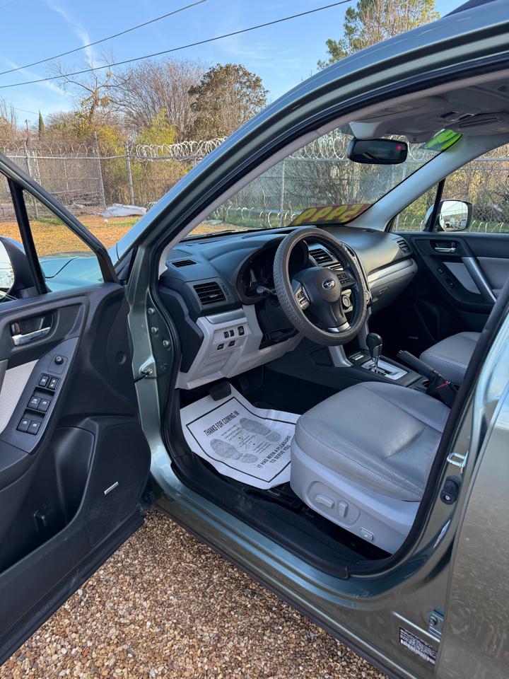 Subaru Forester 2.5i Touring 2014