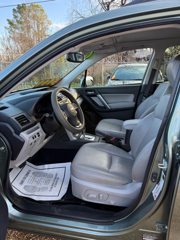 Subaru Forester 2.5i Touring 2014