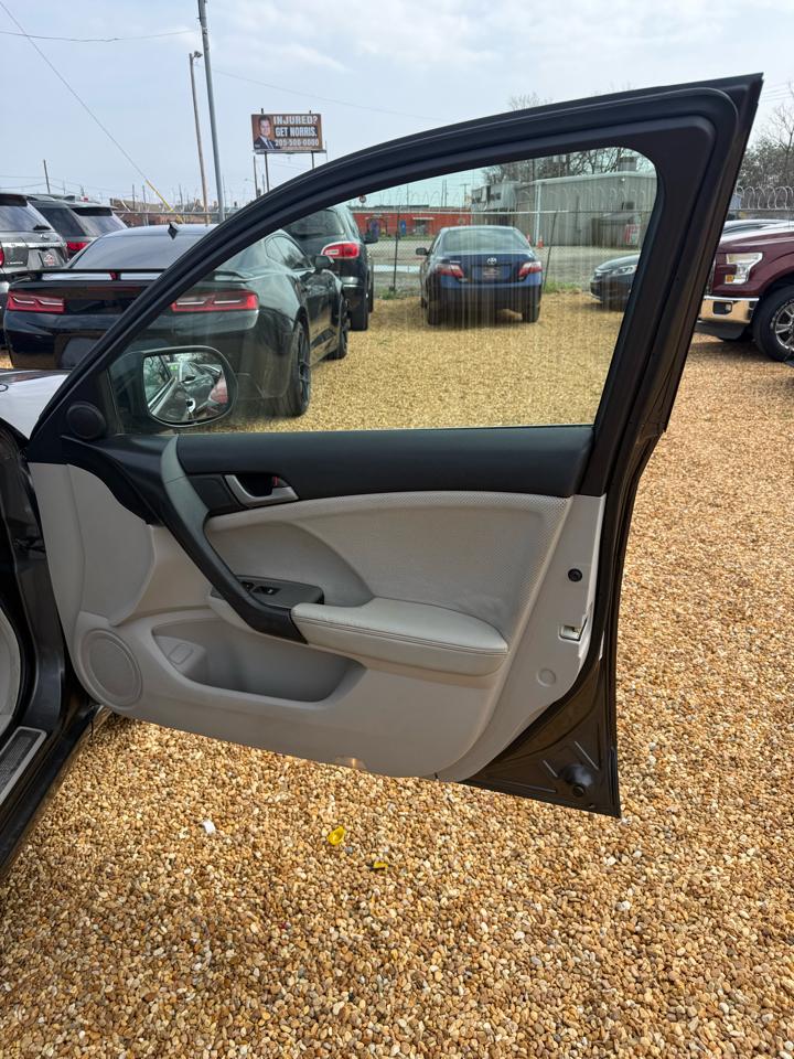 Acura TSX 5-Speed AT with Tech Package 2009