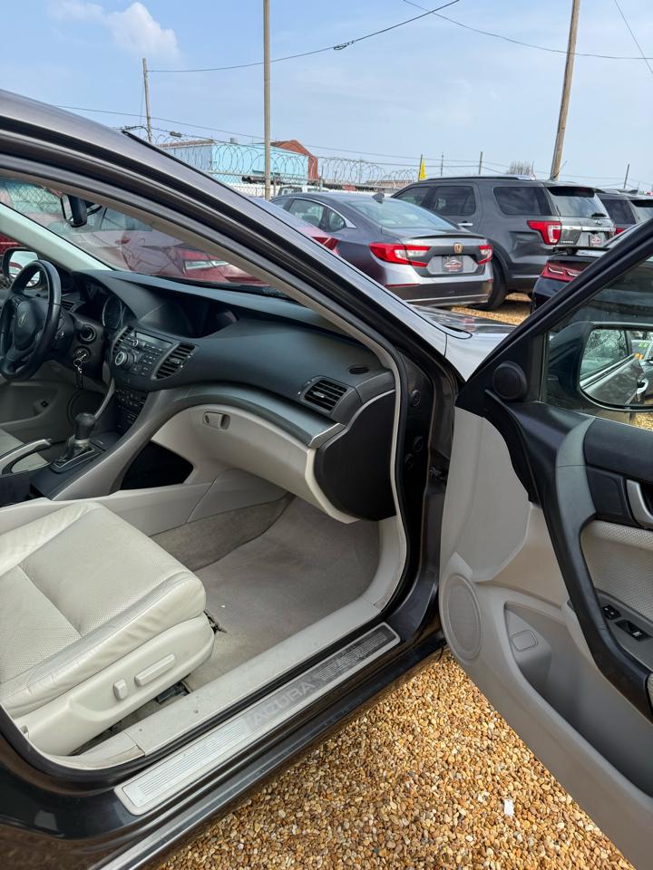 Acura TSX 5-Speed AT with Tech Package 2009