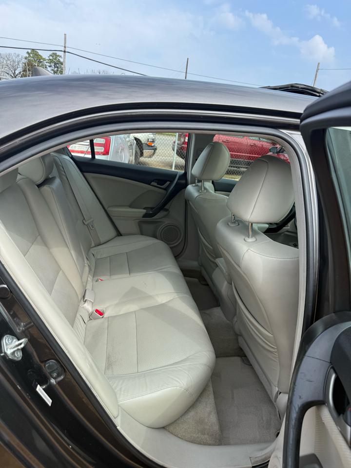 Acura TSX 5-Speed AT with Tech Package 2009