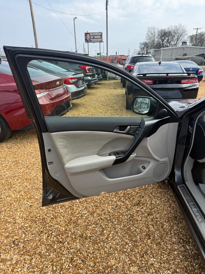 Acura TSX 5-Speed AT with Tech Package 2009