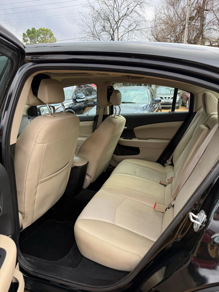 Chrysler 200 Touring 2011