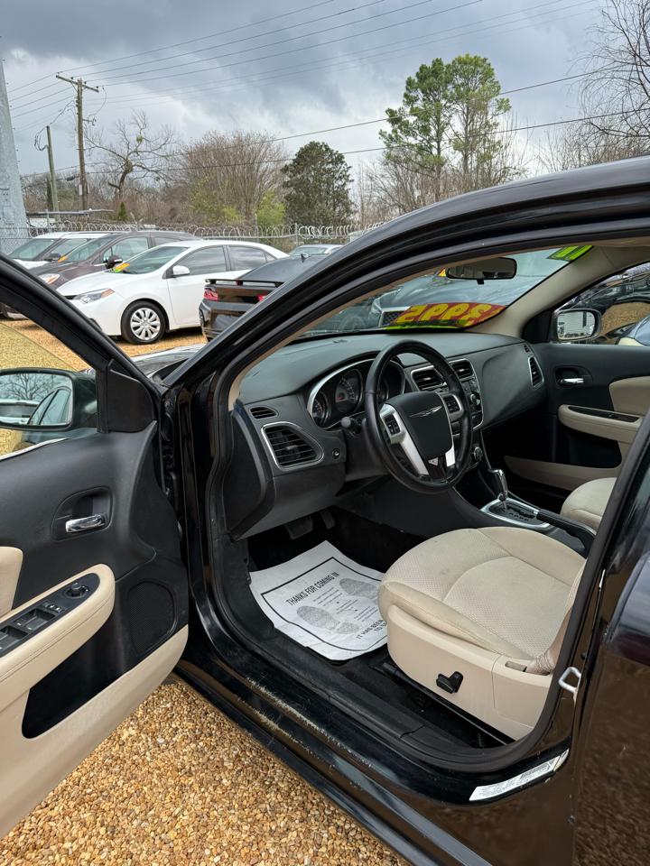 Chrysler 200 Touring 2011