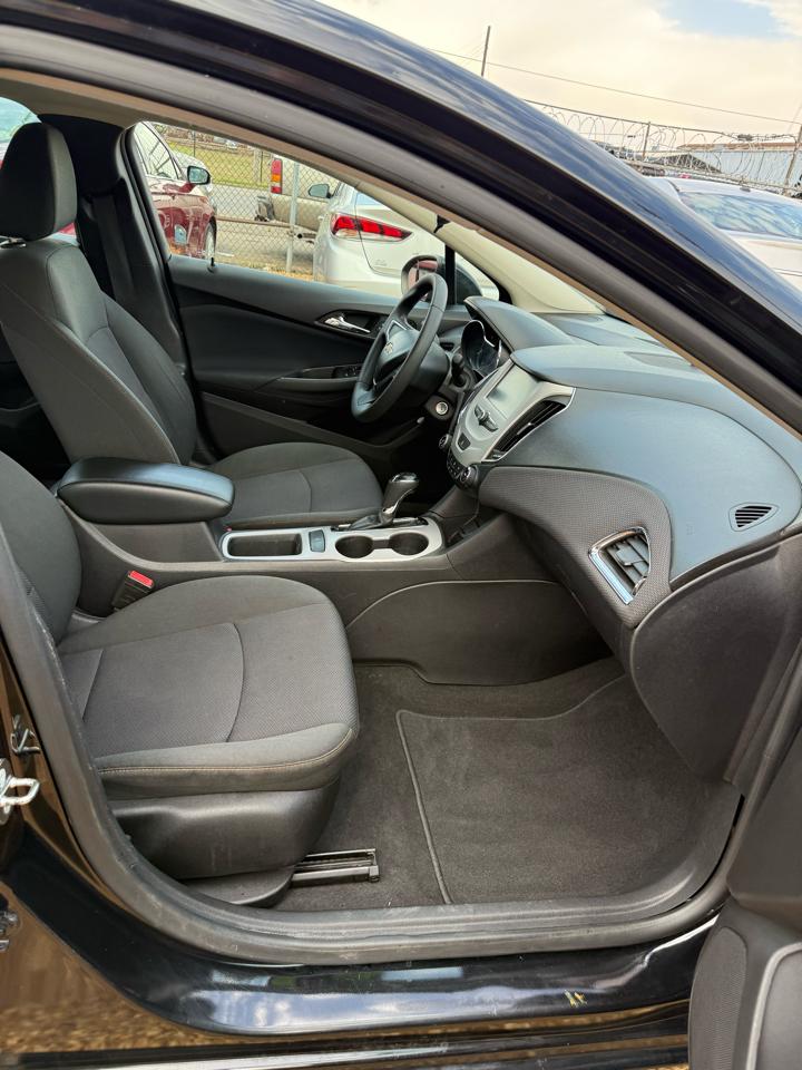 Chevrolet Cruze LS Auto 2018