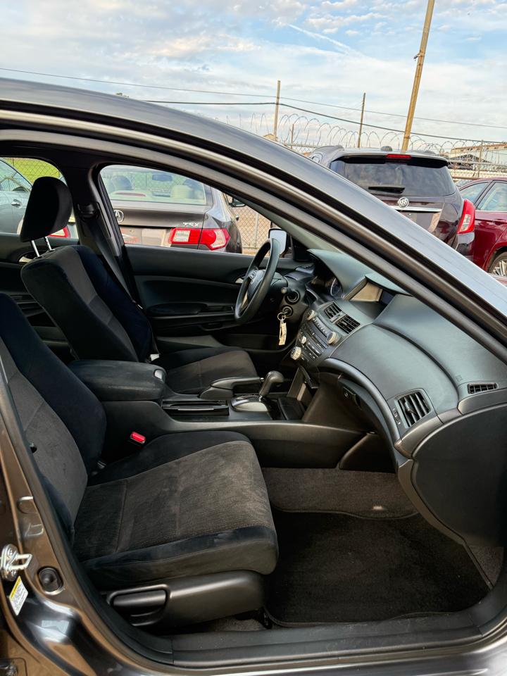 Honda Accord LX sedan AT 2009