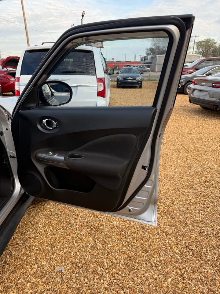 Nissan Juke S AWD 2012