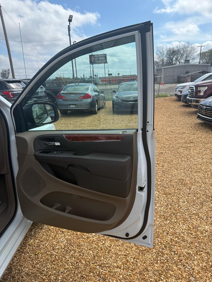 Chrysler Town & Country Touring 2016