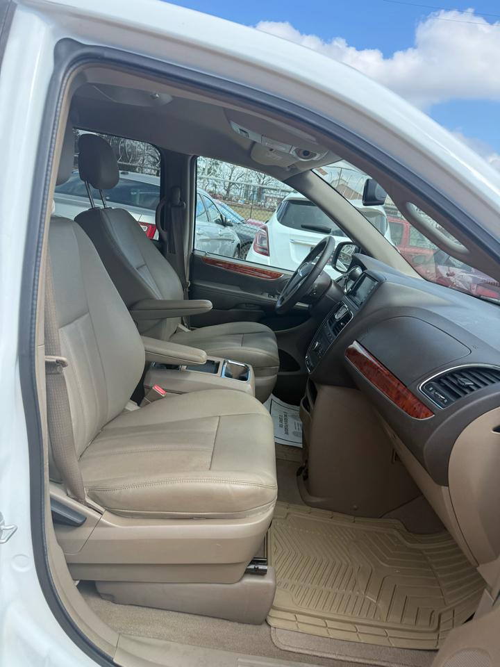 Chrysler Town & Country Touring 2016