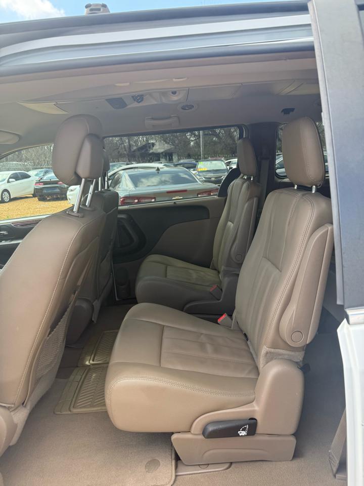 Chrysler Town & Country Touring 2016