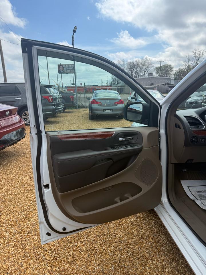 Chrysler Town & Country Touring 2016