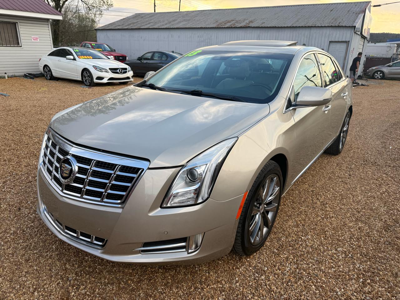 Cadillac XTS Luxury 2013