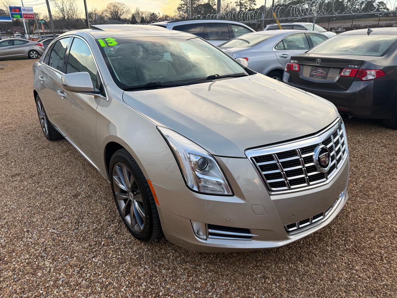 Cadillac XTS Luxury 2013