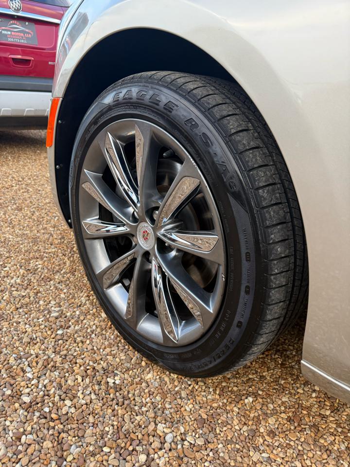 Cadillac XTS Luxury 2013