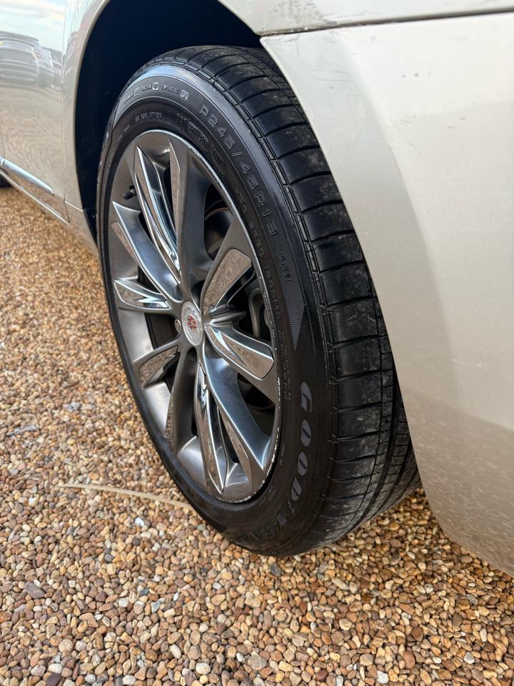 Cadillac XTS Luxury 2013