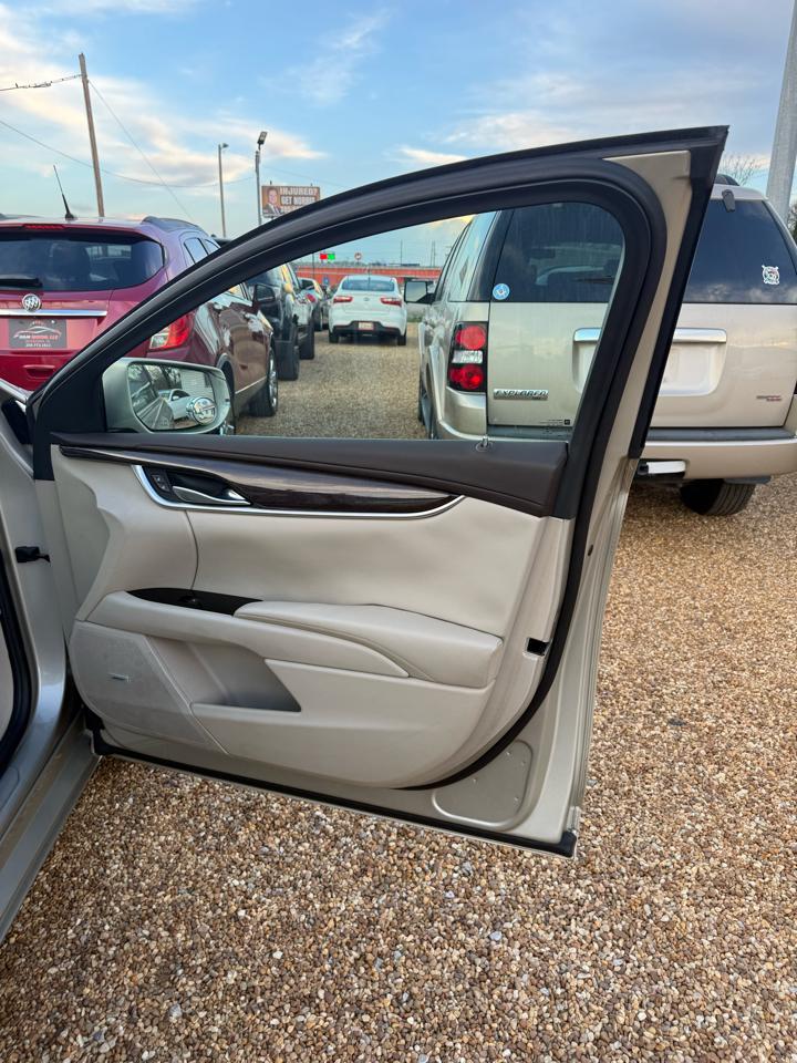 Cadillac XTS Luxury 2013