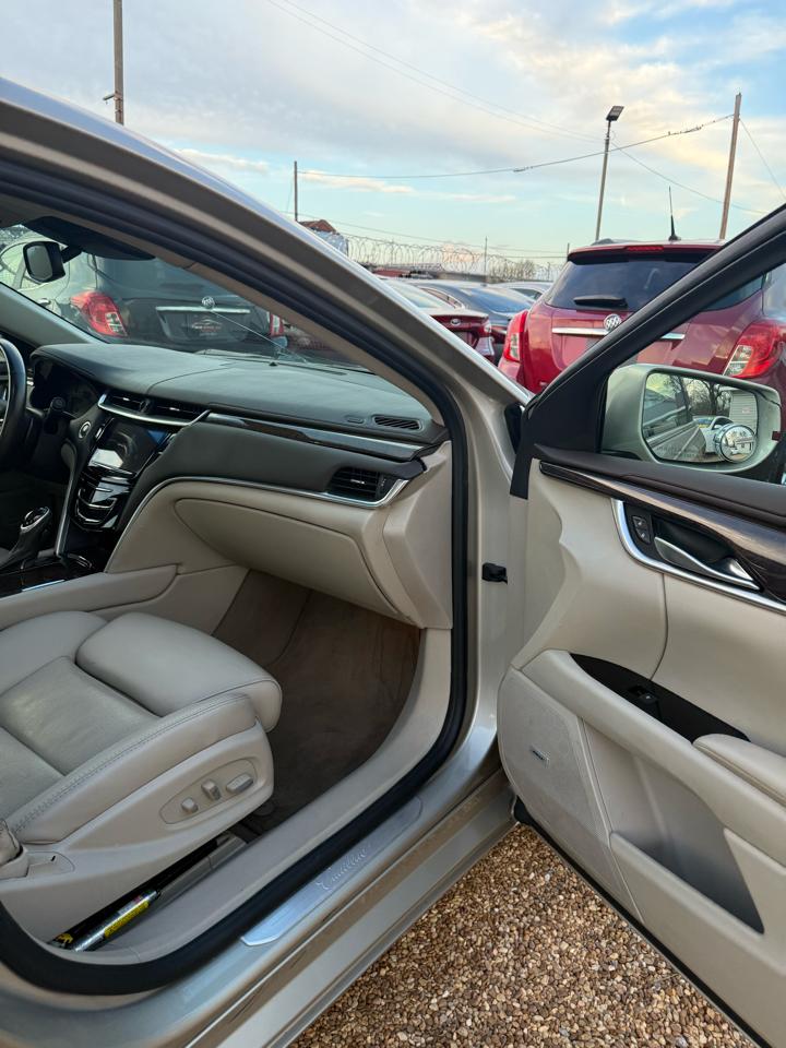 Cadillac XTS Luxury 2013