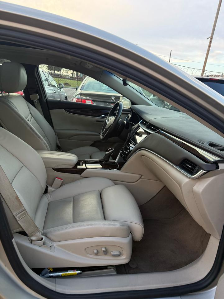 Cadillac XTS Luxury 2013