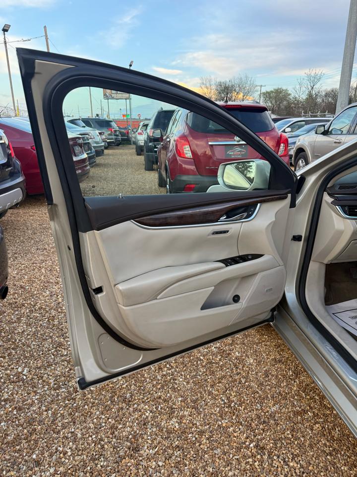 Cadillac XTS Luxury 2013