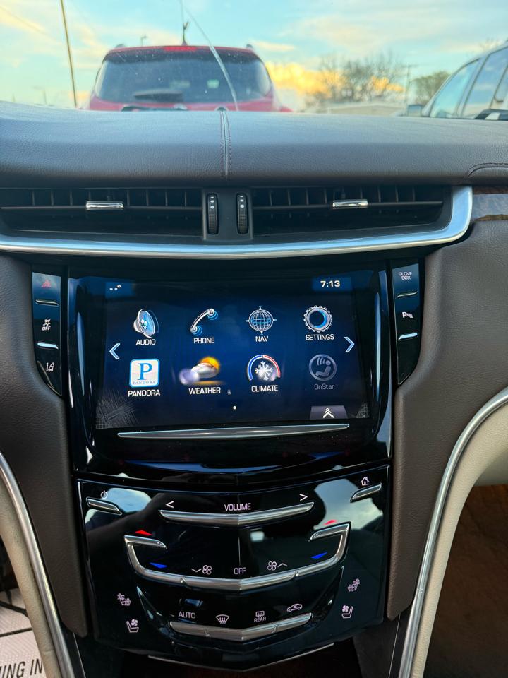 Cadillac XTS Luxury 2013