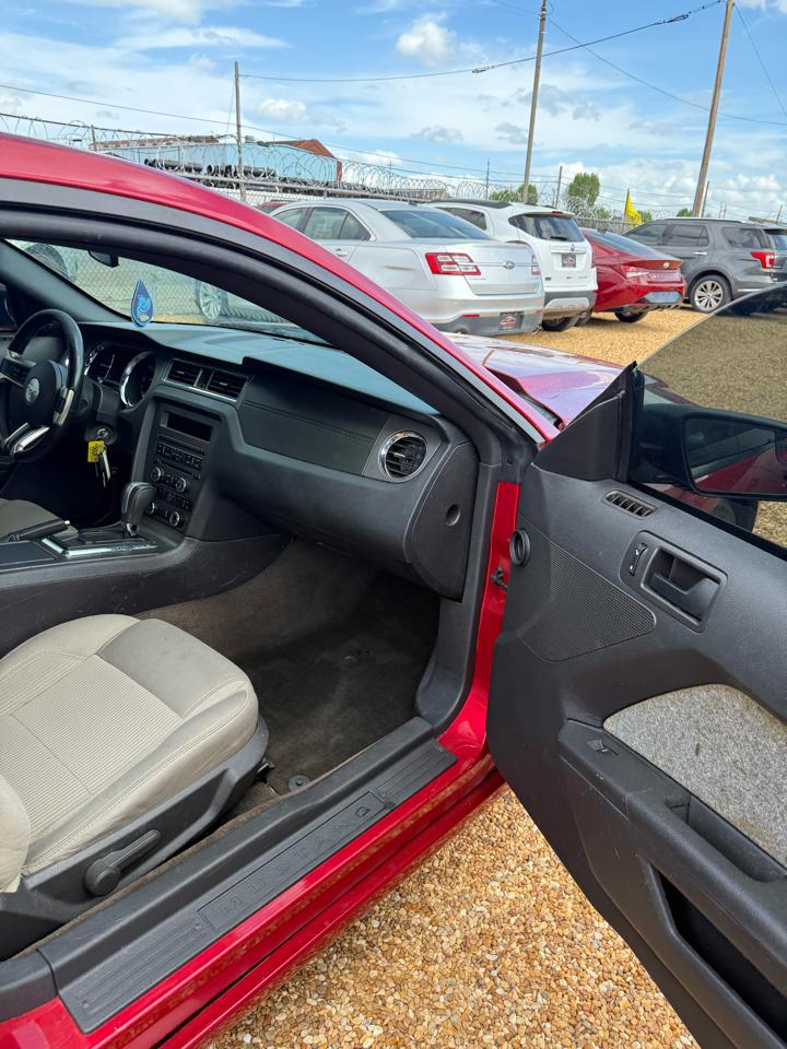 Ford Mustang V6 Coupe 2013