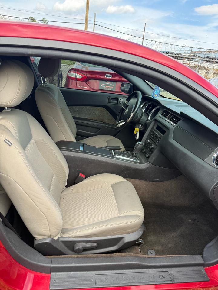 Ford Mustang V6 Coupe 2013