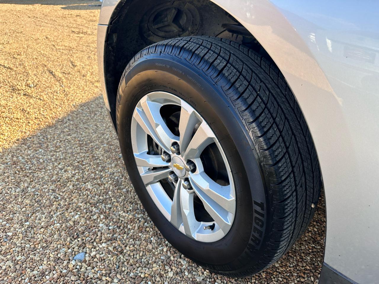 Chevrolet Equinox LS FWD 2010