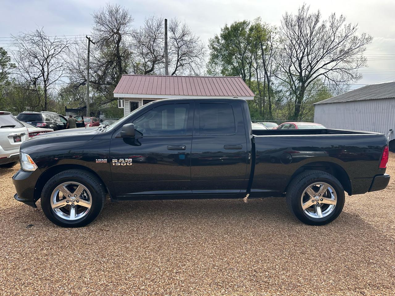 RAM 1500 Tradesman Quad Cab 2WD 2017