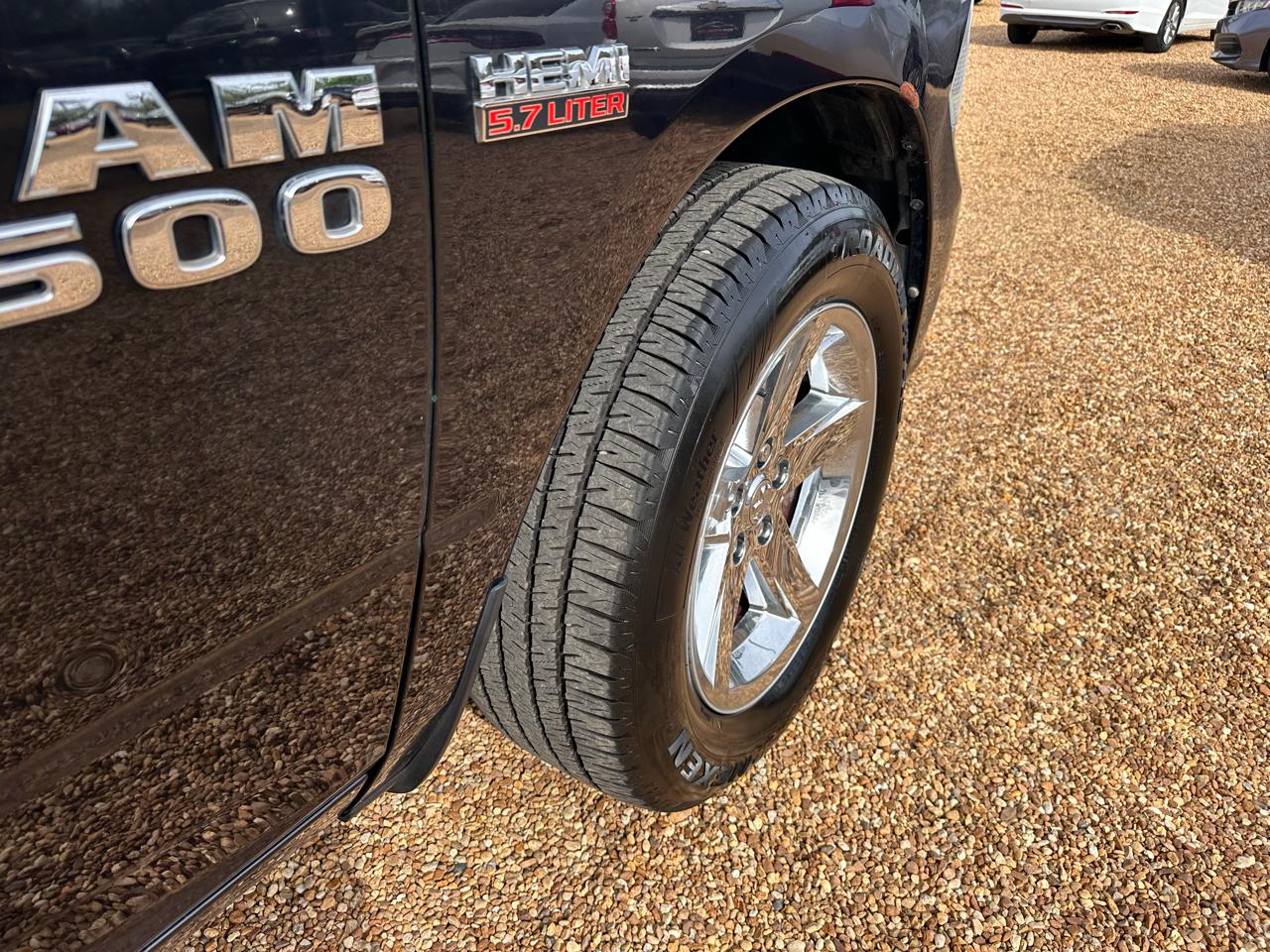 RAM 1500 Tradesman Quad Cab 2WD 2017