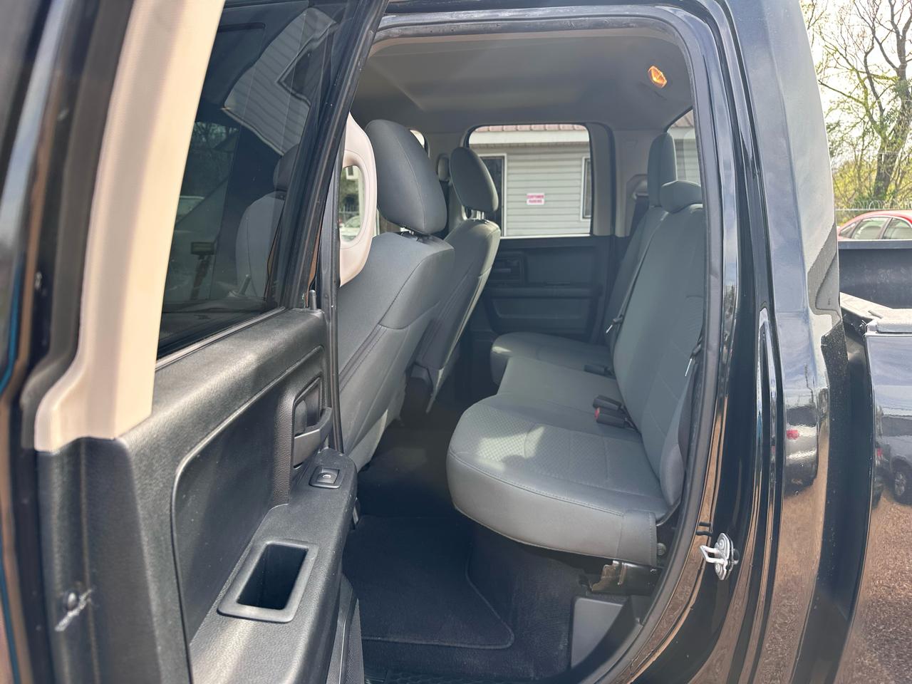 RAM 1500 Tradesman Quad Cab 2WD 2017