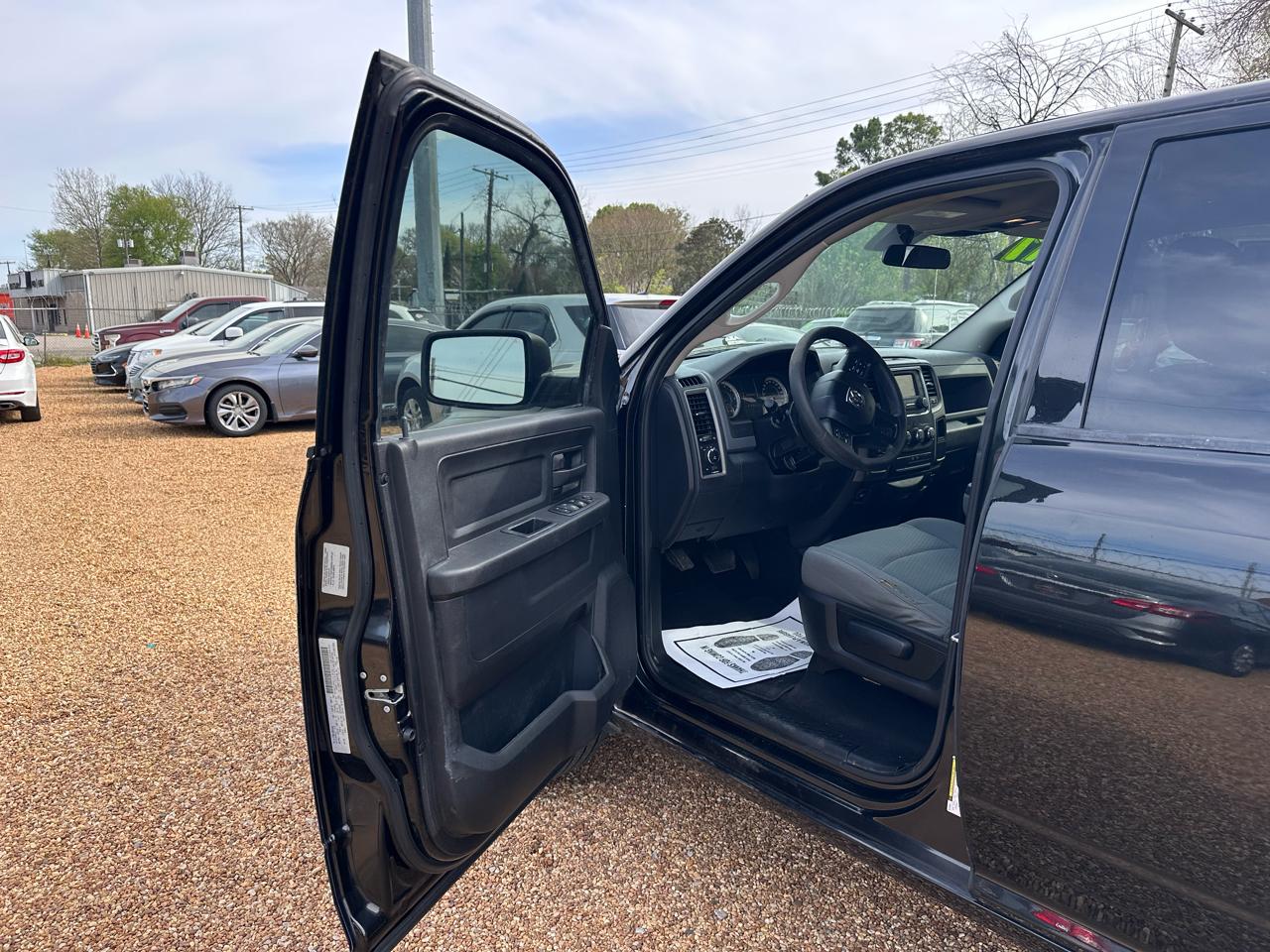 RAM 1500 Tradesman Quad Cab 2WD 2017