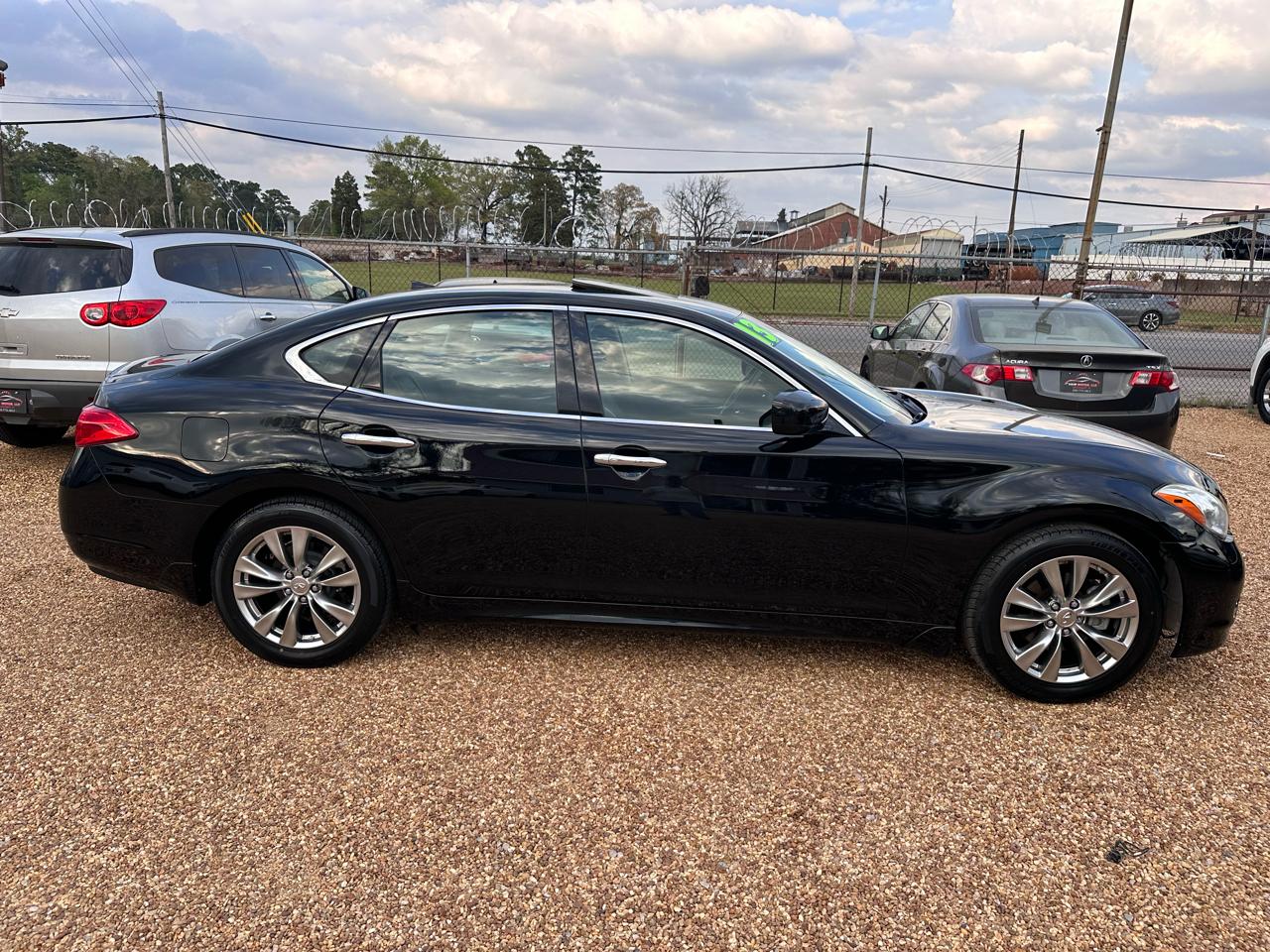 Infiniti M 37 2013