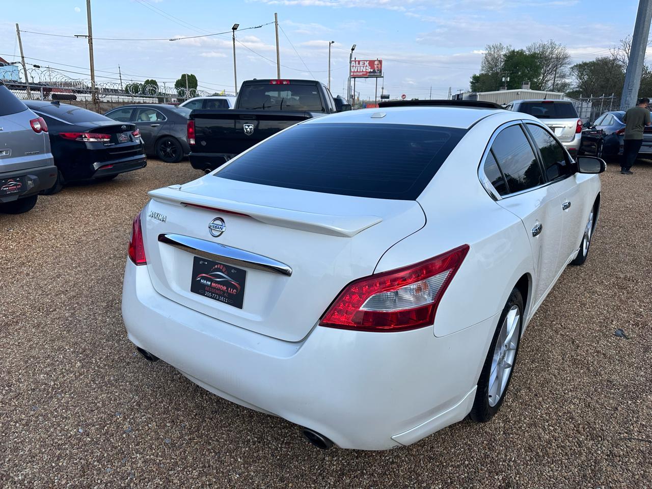 Nissan Maxima SV 2011