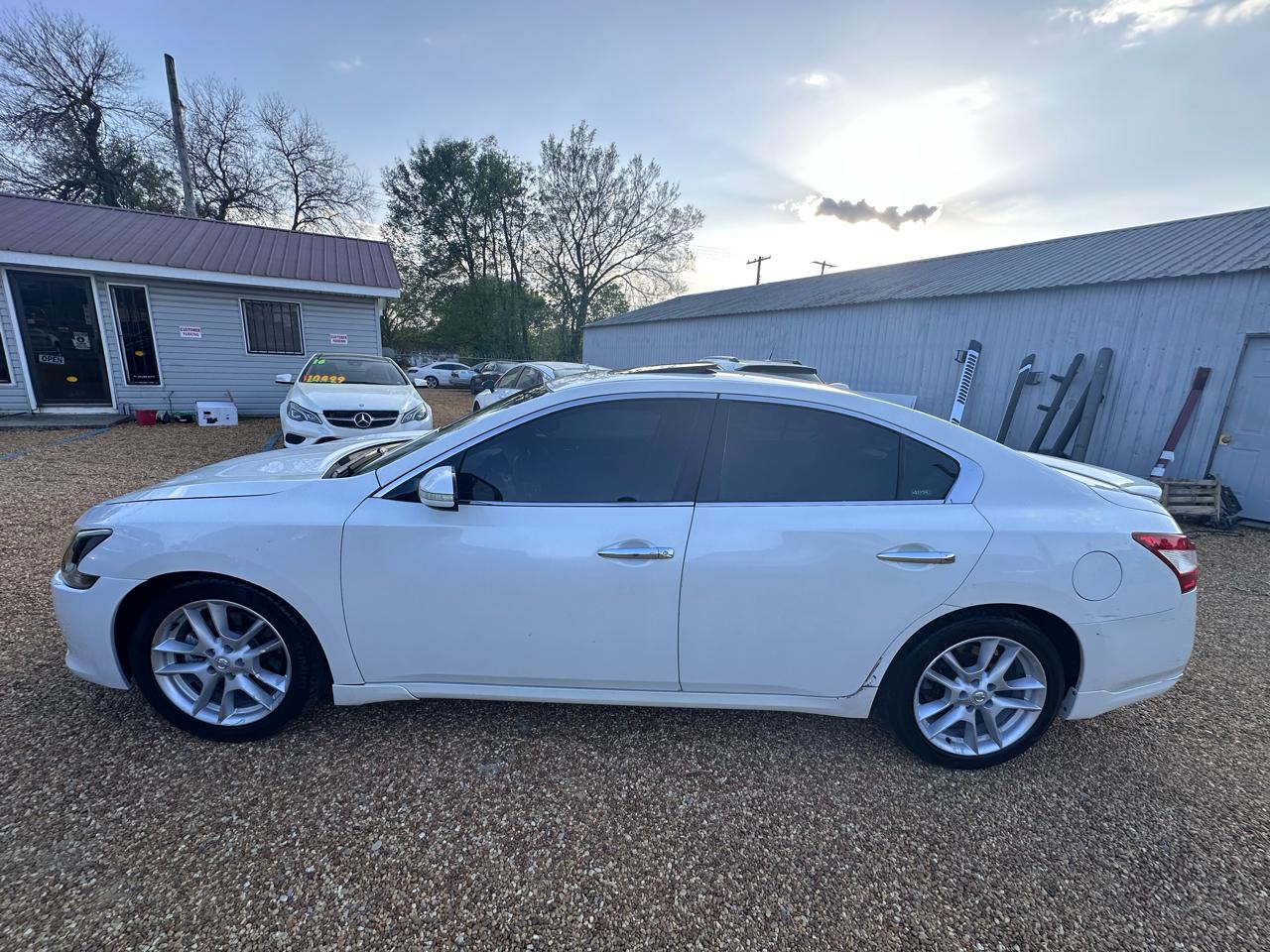 Nissan Maxima SV 2011