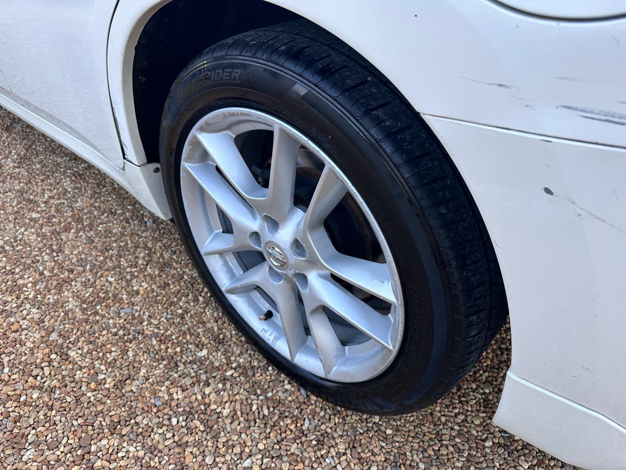 Nissan Maxima SV 2011