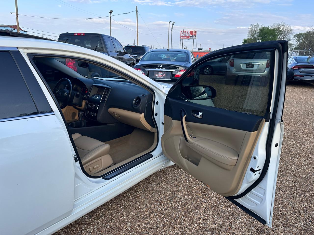 Nissan Maxima SV 2011