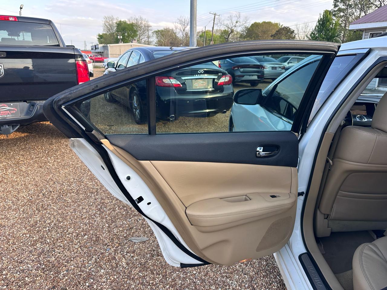 Nissan Maxima SV 2011