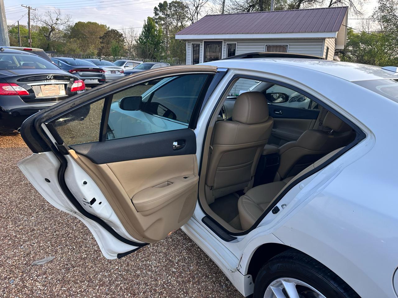 Nissan Maxima SV 2011