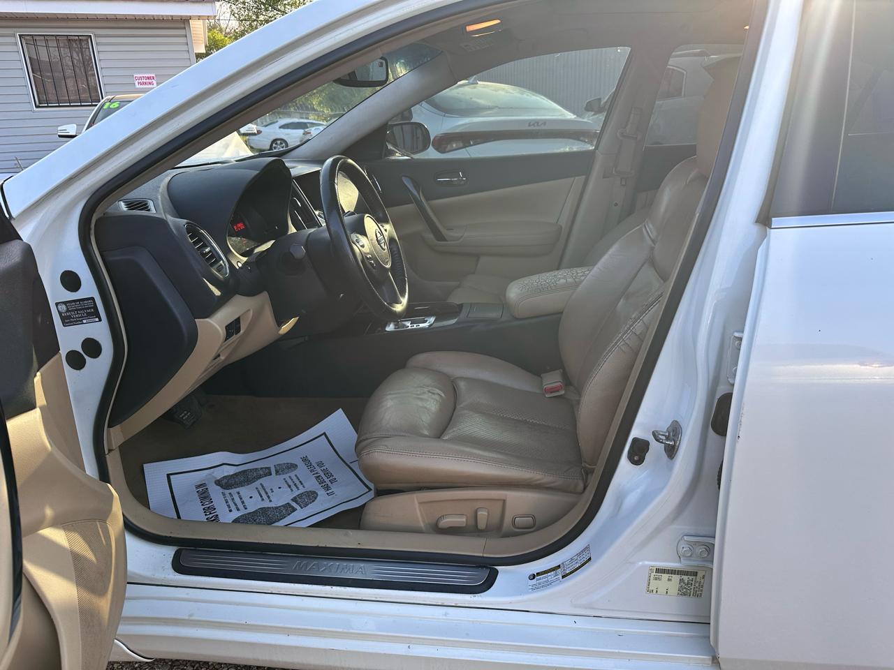 Nissan Maxima SV 2011