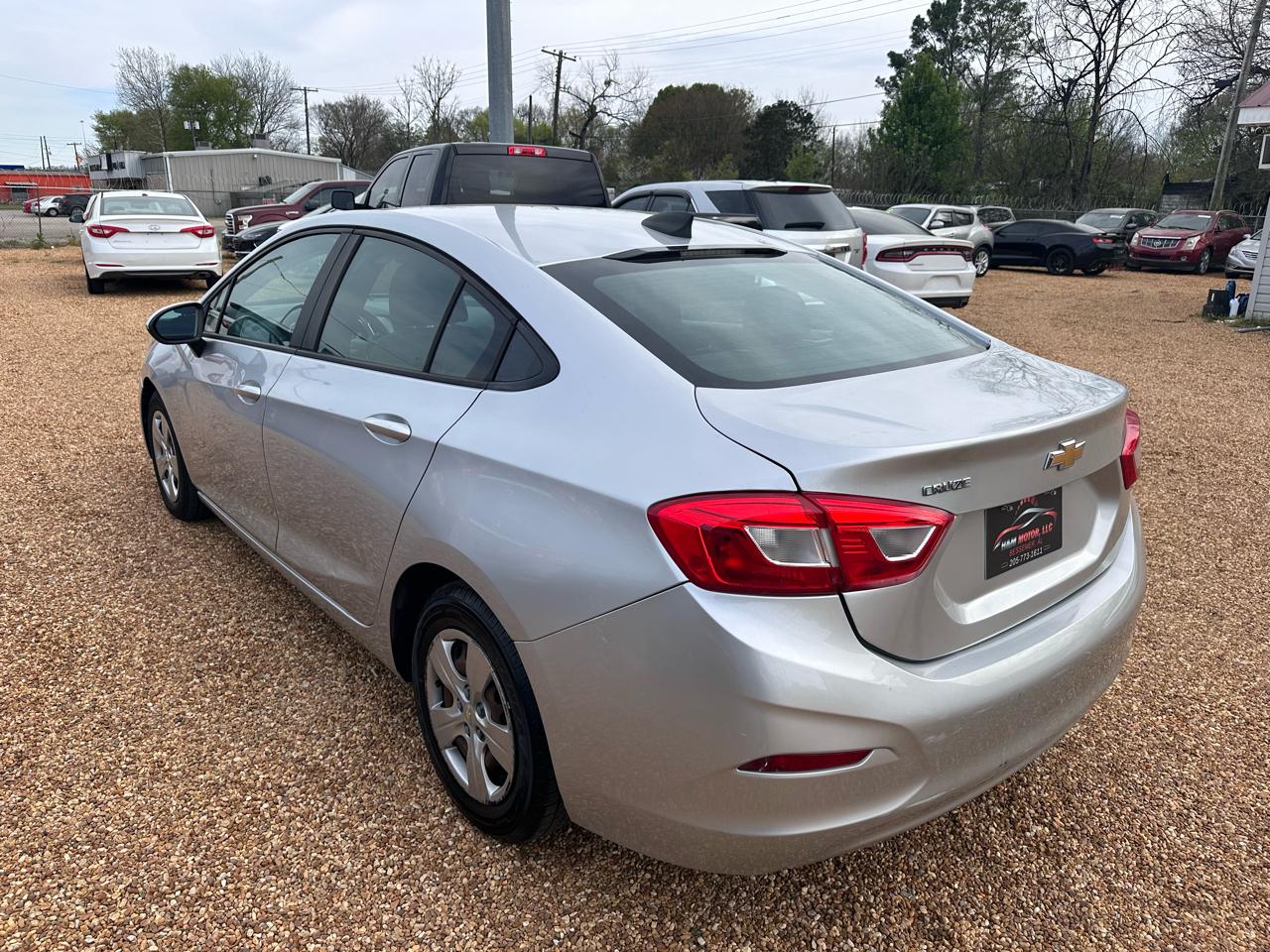Chevrolet Cruze LS Auto 2017