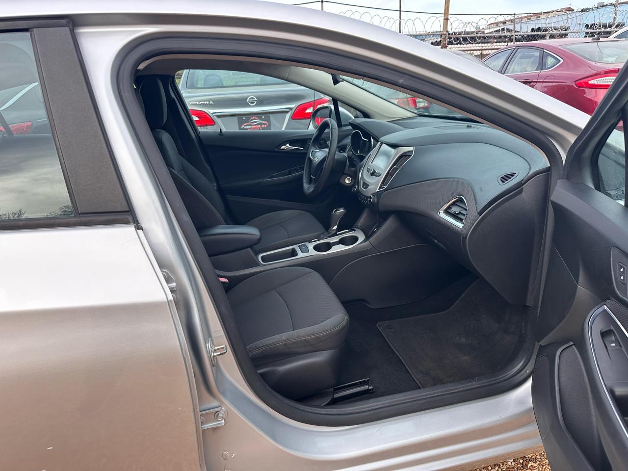 Chevrolet Cruze LS Auto 2017