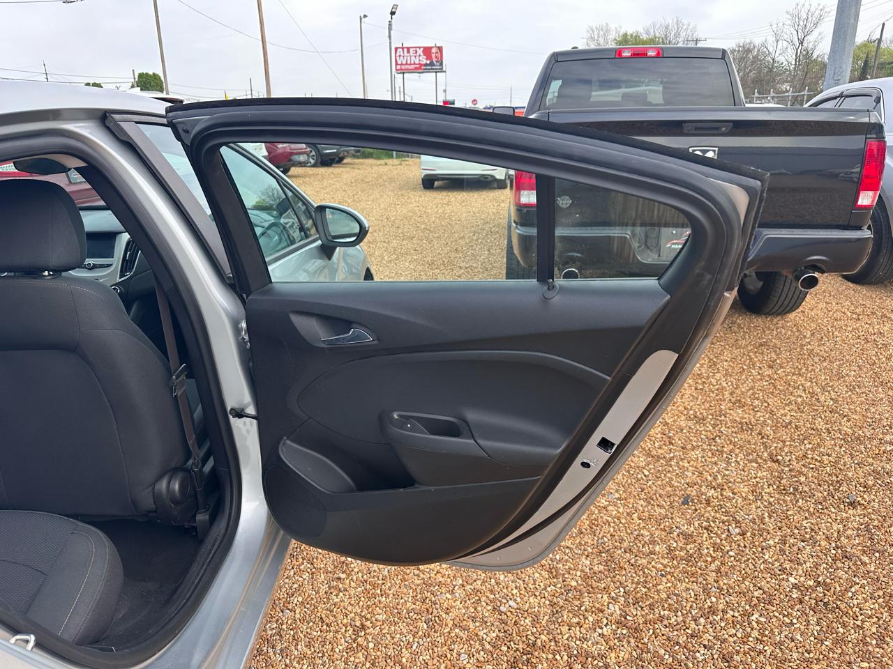 Chevrolet Cruze LS Auto 2017