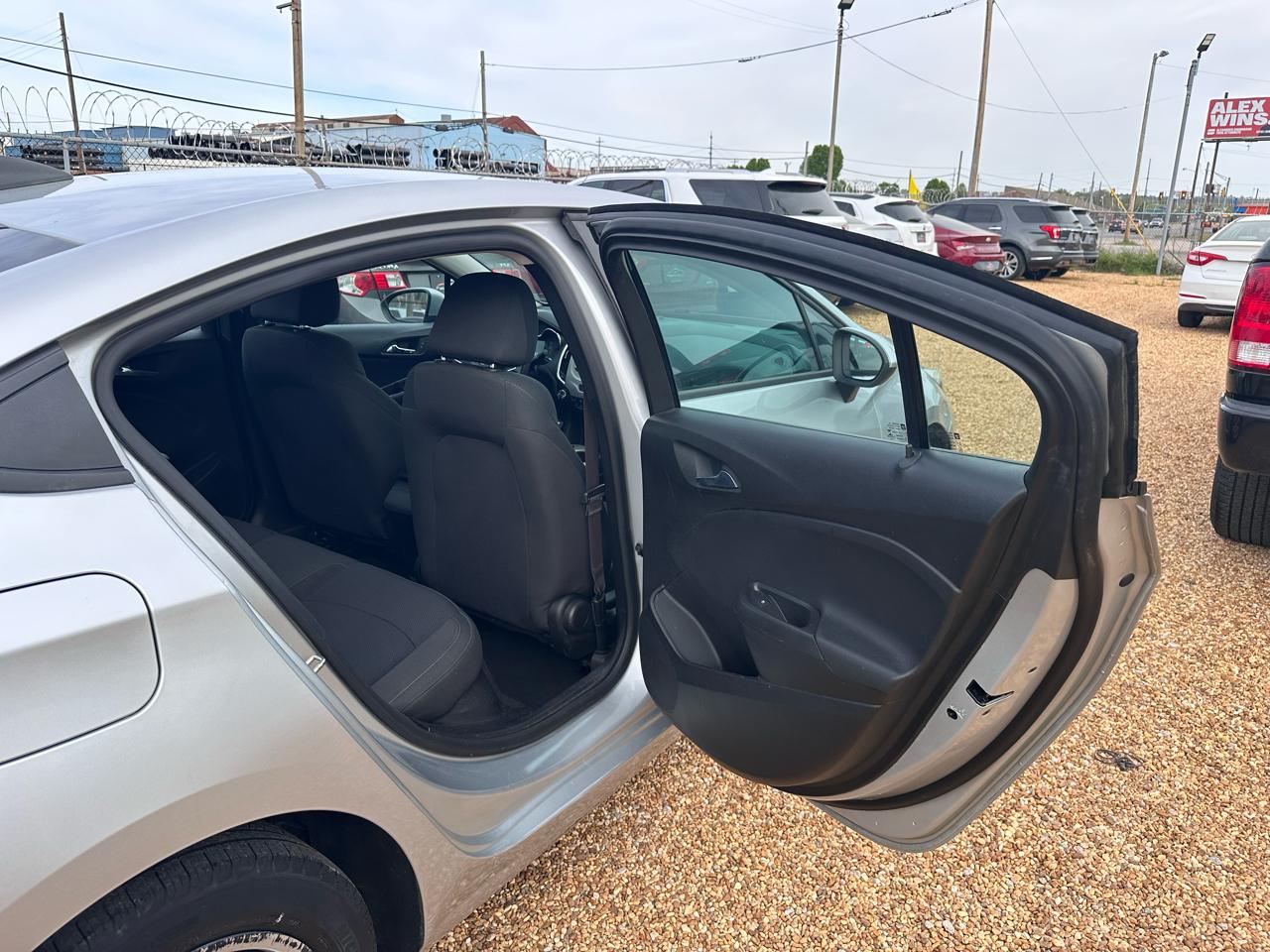 Chevrolet Cruze LS Auto 2017