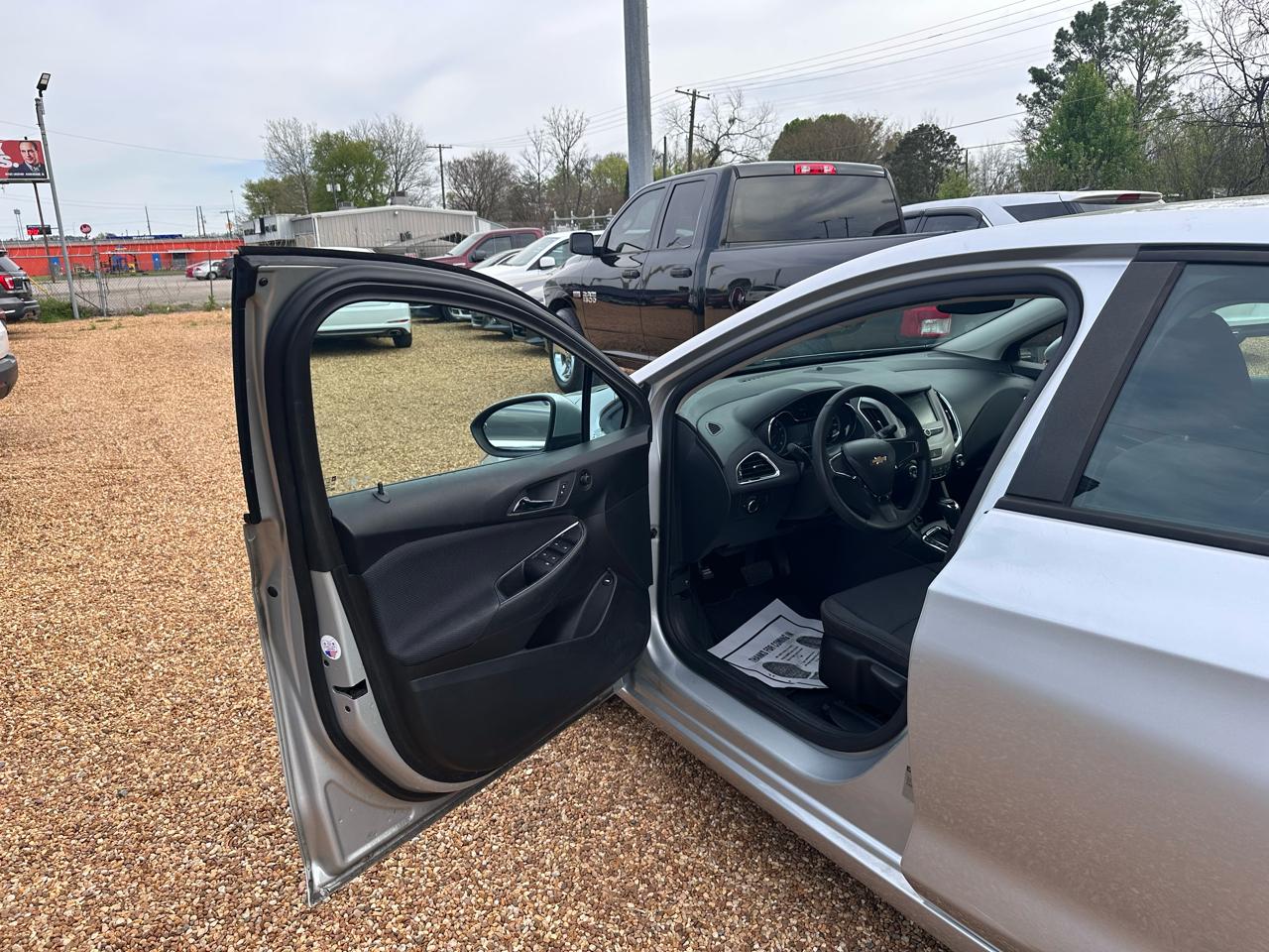 Chevrolet Cruze LS Auto 2017