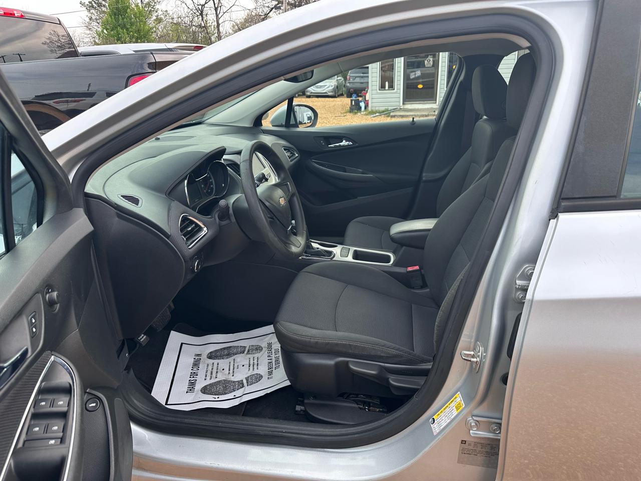 Chevrolet Cruze LS Auto 2017