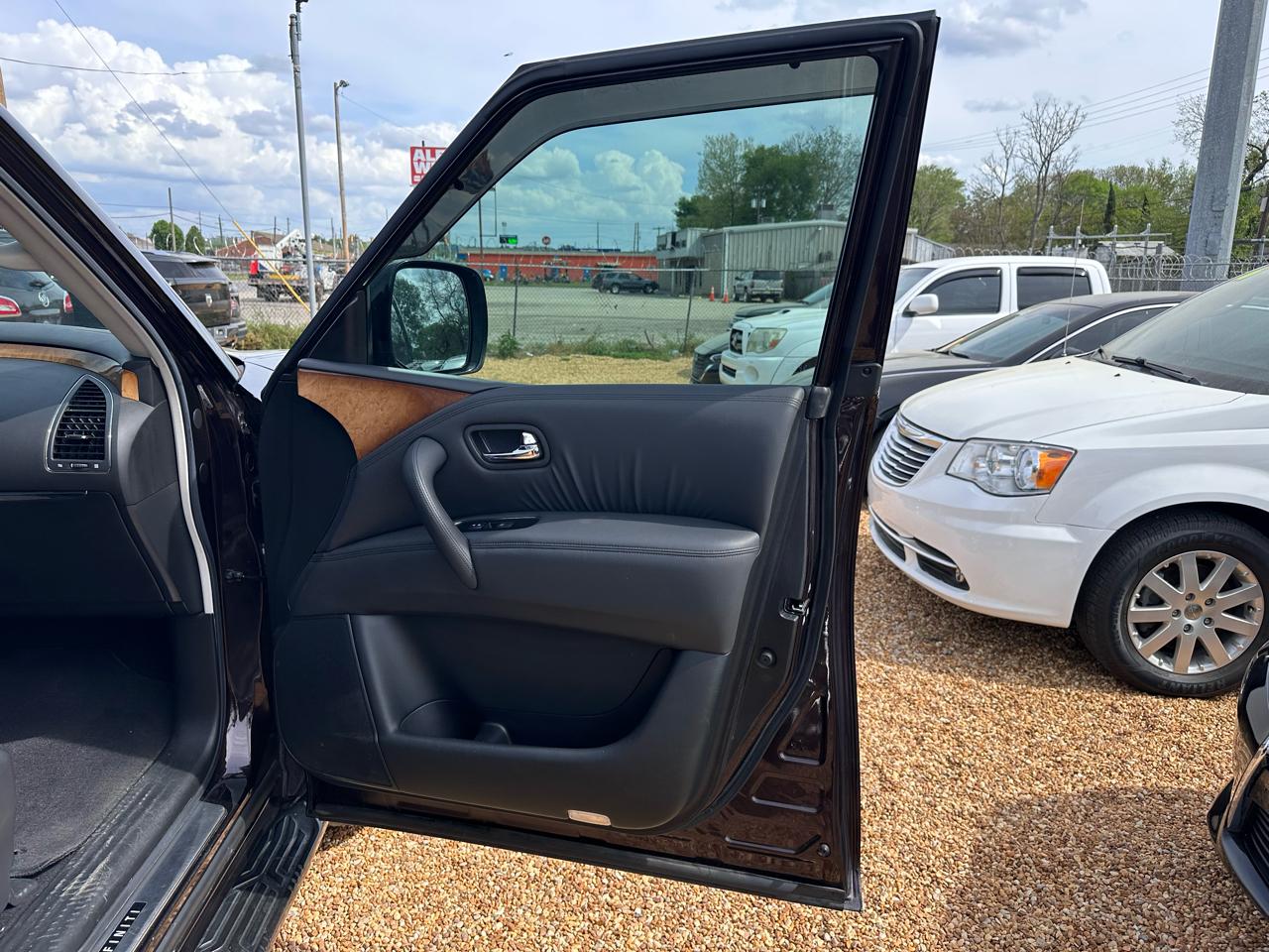 Infiniti QX56 2WD 2012